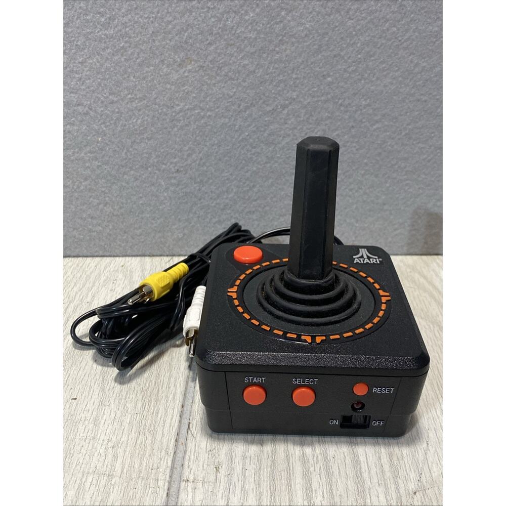 Atari 2600 Joystick 10-in-1 Plug N Play TV Video Game # 09560 Tested Working